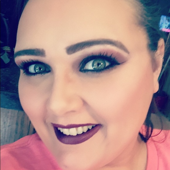 Meet your Posher, Joanne - Picture 1 of 1